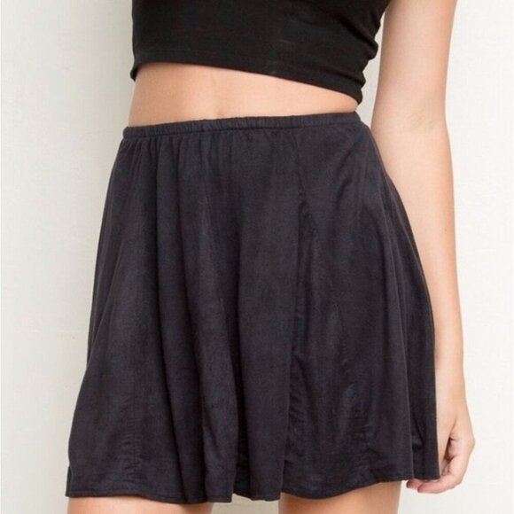 Brandy Melville Black Skater Mini Skirt One Size Elastic Waist Faux Suede - Picture 1 of 5